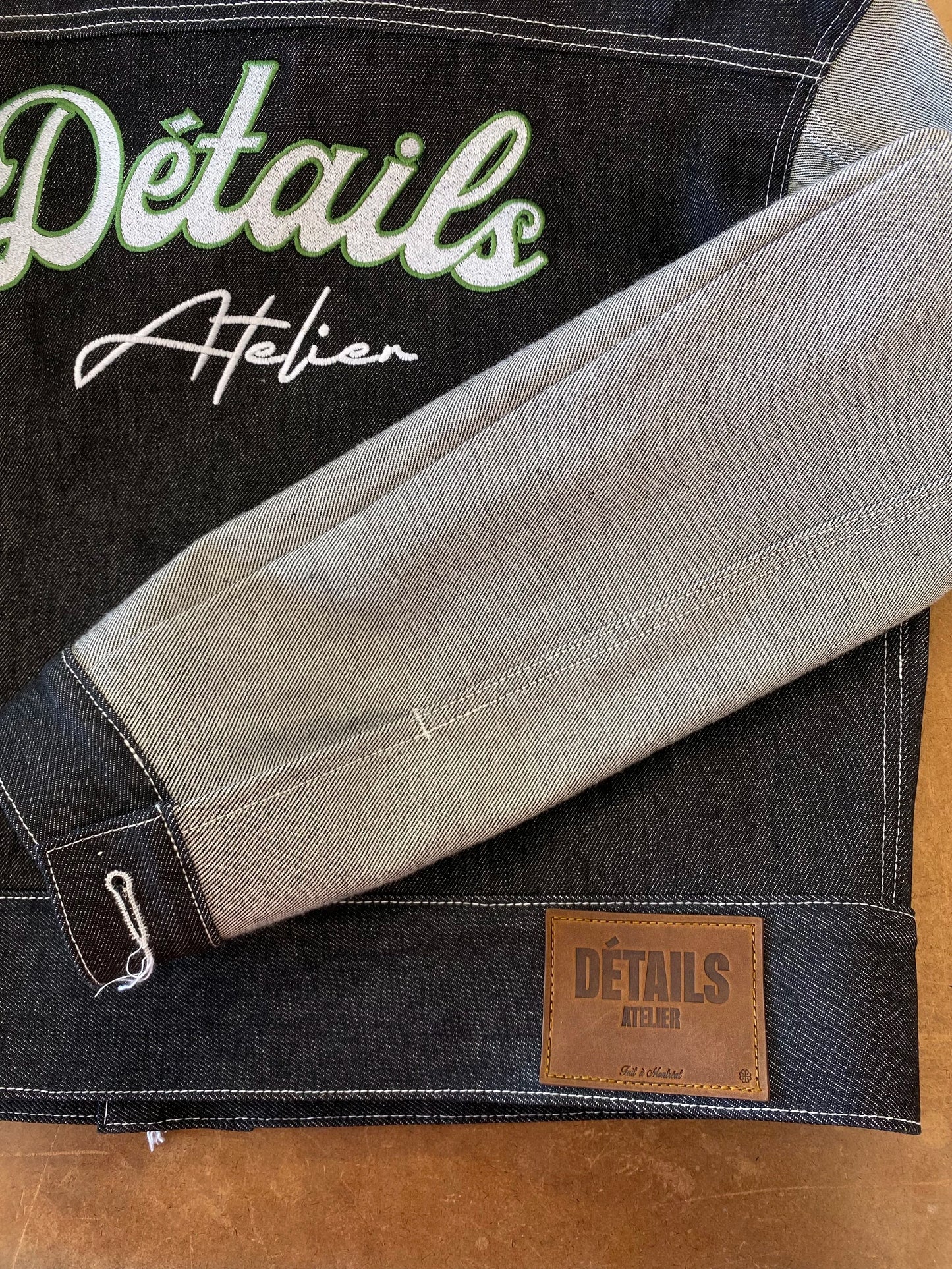 Reversed sleeve long-sleeve jacket - Unisex